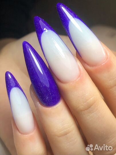 Модель на маникюр с покрытием гель-лак