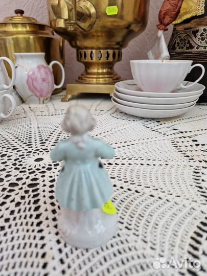 Фарфоровые статуэтки