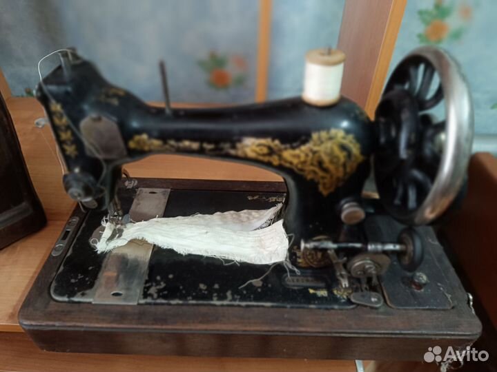 Швейная машинка зингер ручная
