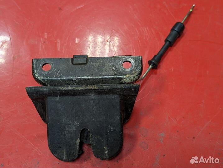 Замок крышки багажника Audi A6 Allroad C5