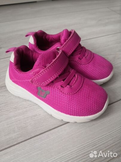 Кроссовки 24 р