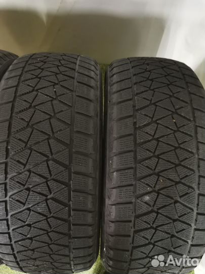 Bridgestone Blizzak DM-V2 255/55 R19