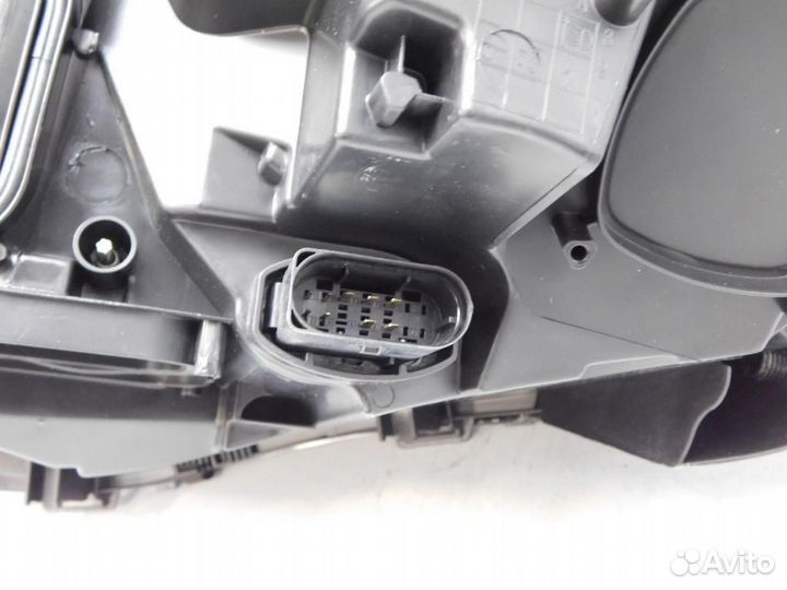 Фара правая Mercedes-Benz M-Class