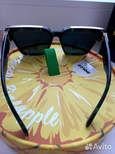 Солнцезащитные очки