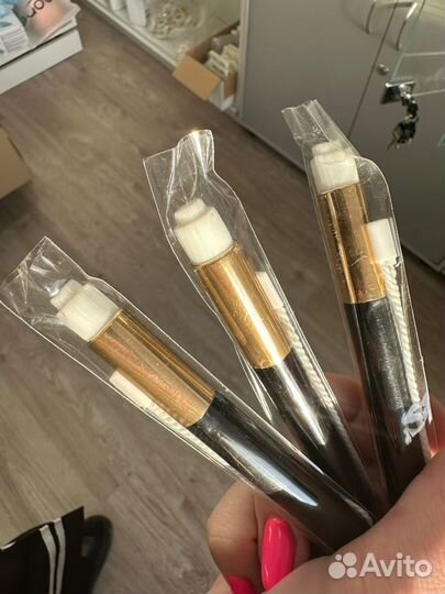 Кисть для очистки ресниц и бровей