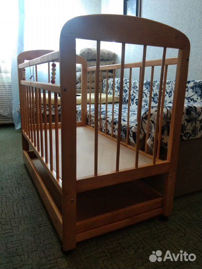 Детская кроватка