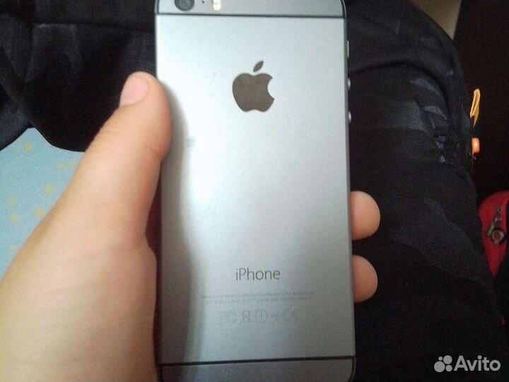 Телефон iPhone 5s