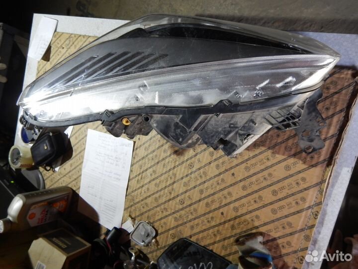 Фара левая Ford Kuga 2 ксенон