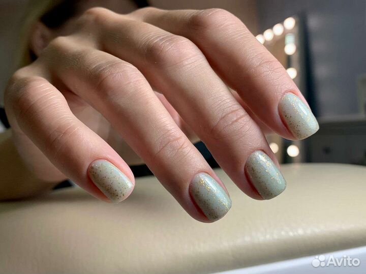 Маникюр с покрытием гель-лаком