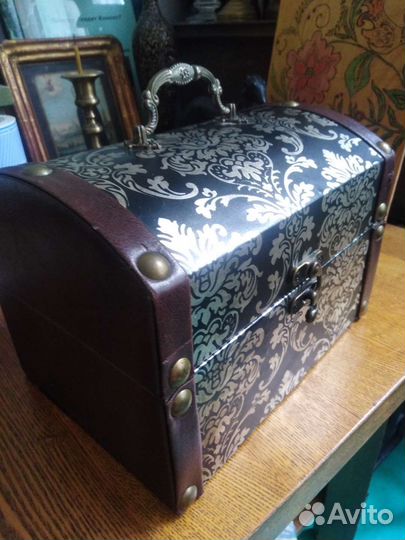 Сундук косметичка