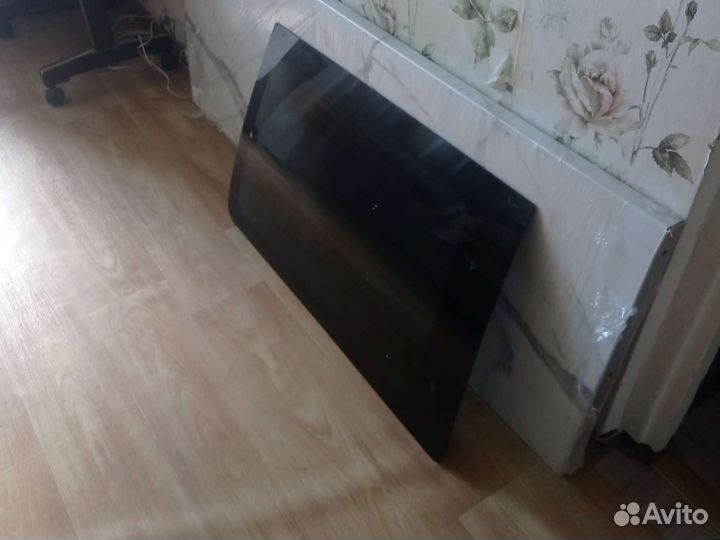 Среднее стекло правое Toyota town ace noah