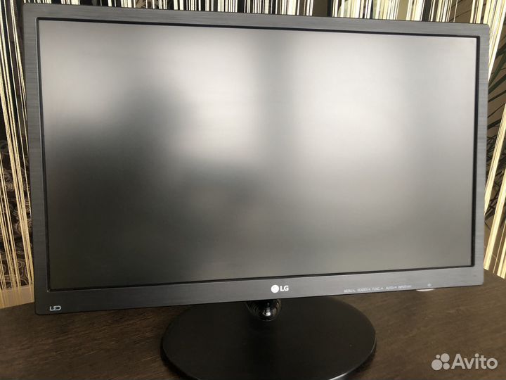 Монитор Lg 22