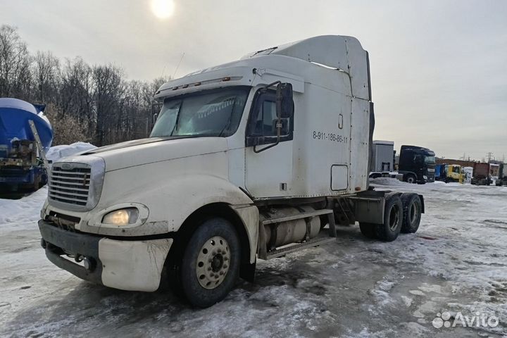 Freightliner ST120064ST, 2004