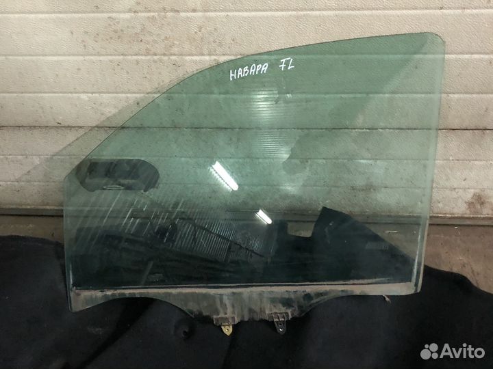 Nissan navara стекло