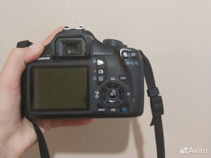 Зеркальный фотоаппарат canon 1100d