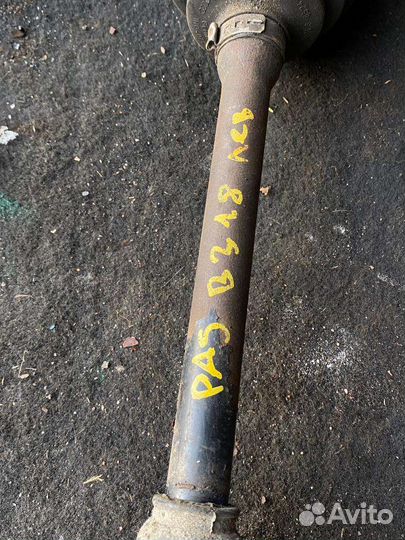 Полуось передняя левая volkswagen Passat B3 1.8