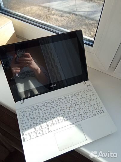 Ноутбук asus x102B