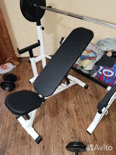 Скамья для жима и штанга