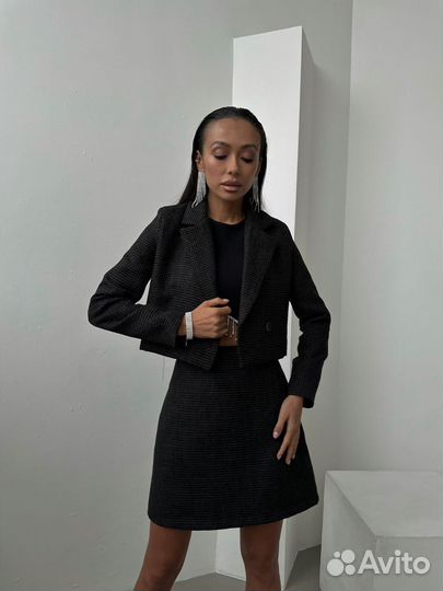 Твидовый жакет и юбка