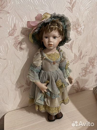 Кукла фарфоровая коллекционная