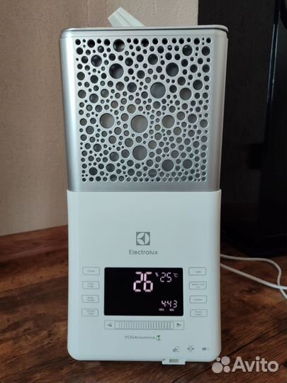 Увлажнитель воздуха Electrolux EHU-3815D yoga