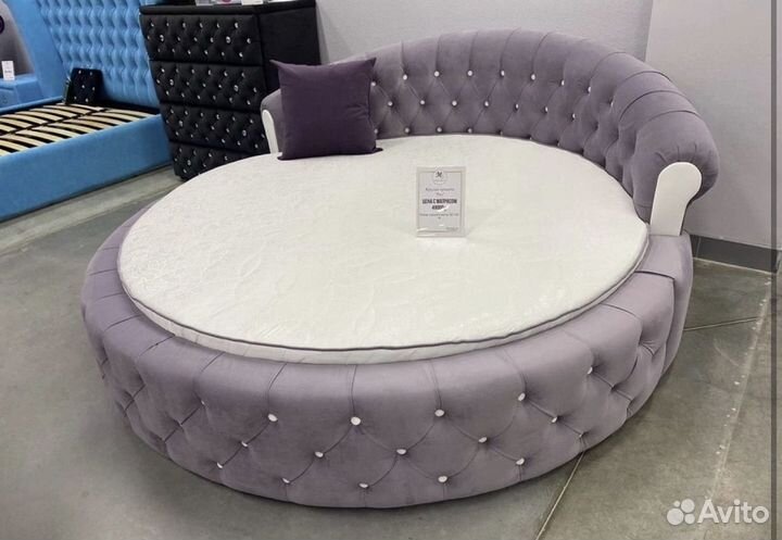 Круглая кровать для двоих взрослых