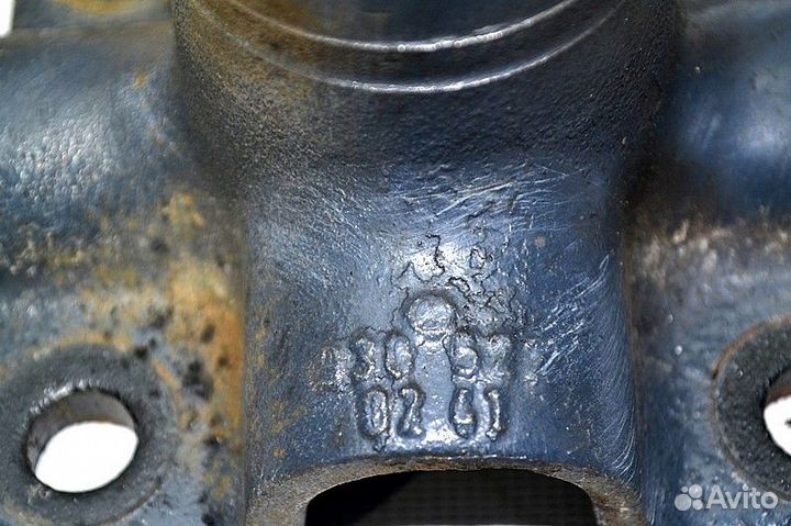 Кронштейн крыла ведущего моста, передний правый me