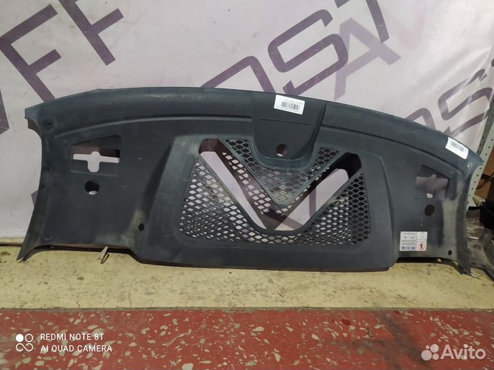 Кожух замка капота Porsche Macan