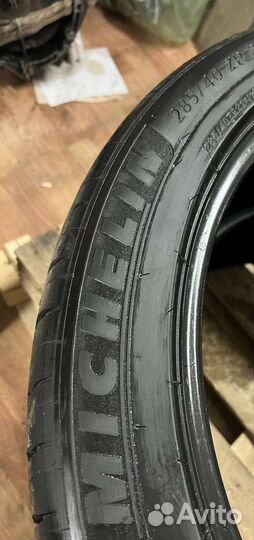 Michelin Pilot Sport 4 S 285/40 R22 и 325/35 R22 110Y