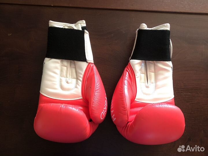 Боксерские перчатки adidas