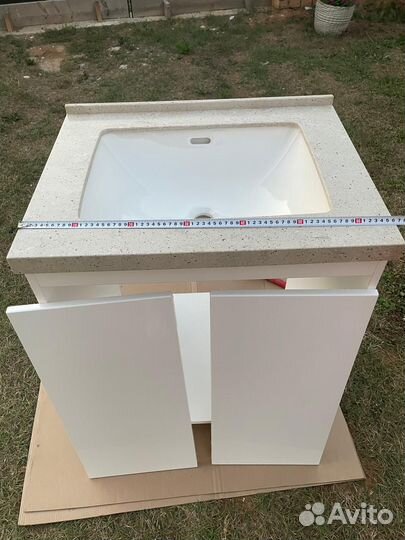 Раковина из искусственного камня с тумбой