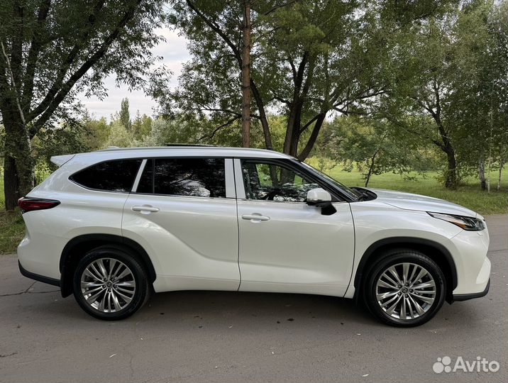 Toyota Highlander 2.4 AT, 2023, 40 км