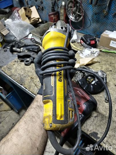 Ушм бесщёточная dewalt DWE4347 болгарка