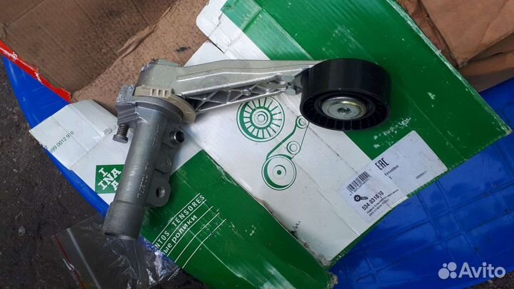 Ролик натяжитель