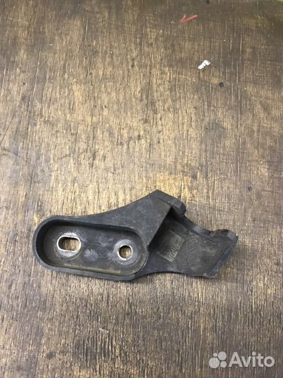 Рено флюенс кронштейн крепления тросов