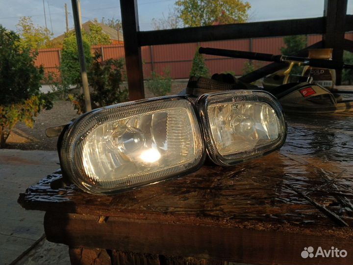 Противотуманные фары на Nissan Bluebird