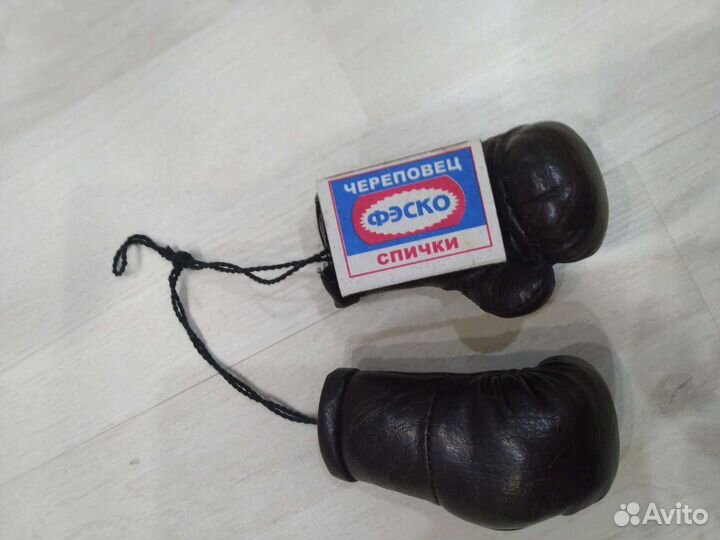 Брелок в виде боксерских перчаток