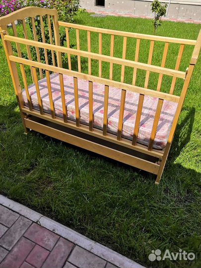 Детская кроватка