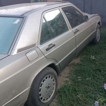 Mercedes-Benz 190 (W201) 2.0 MT, 1989, битый, 231 501 км, с п�робегом, цена 120 000 руб.