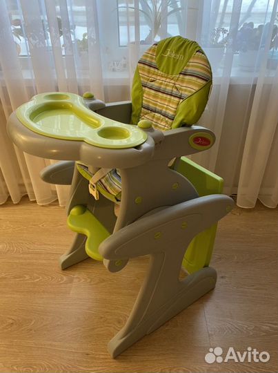 2 в одном: стульчик для кормлени я и стол со стуль