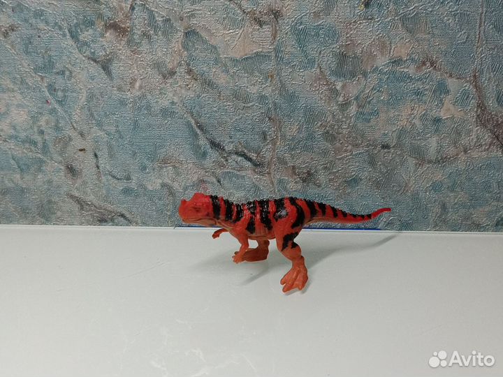 Мини-фигурки динозавром от mattel