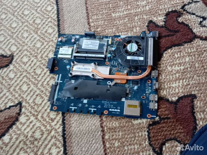 Продам ноутбук асус на разбор