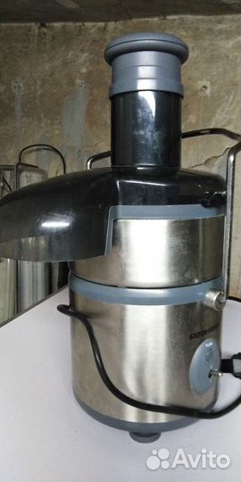 Соковыжималка Редмонд, рабочая