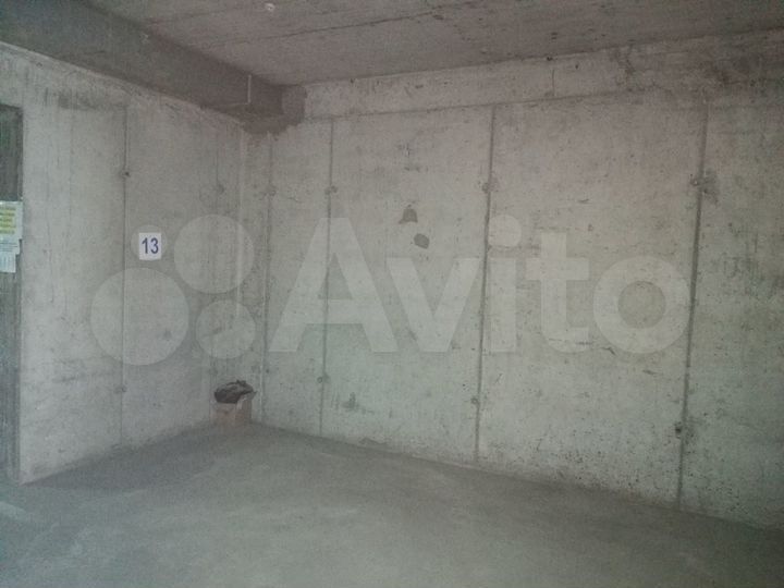 Машиноместо, 12 м²