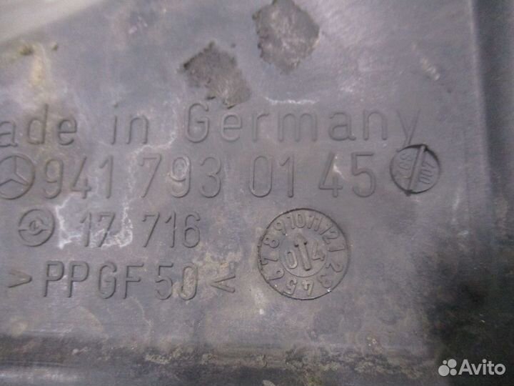 Спойлер кабины верхний Mercedes-Benz A9417930145