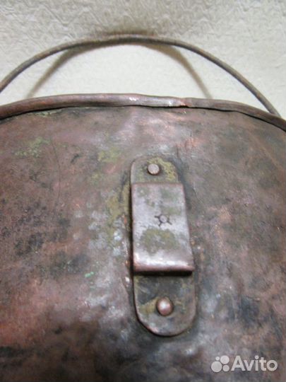 Царский котелок, произведенный в Японии