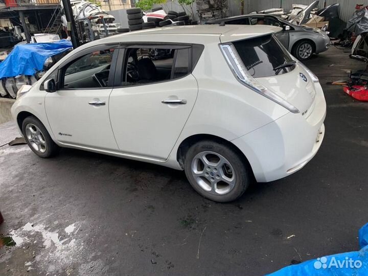 Nissan leaf AZE0 EM57 2013 г. В разбор