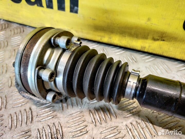 Привод передний правый Volkswagen Passat Variant