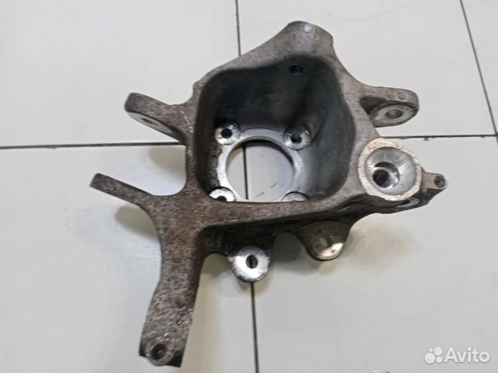 Кулак поворотный задний правый BMW 6-series F06