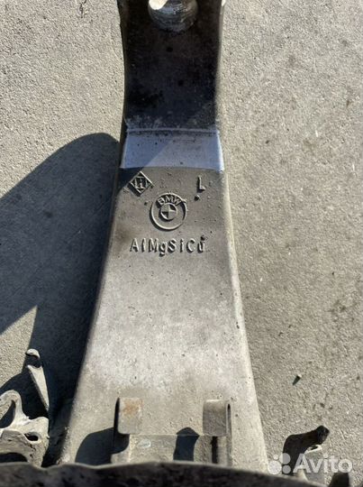 Кулак поворотный передний левый BMW F серия